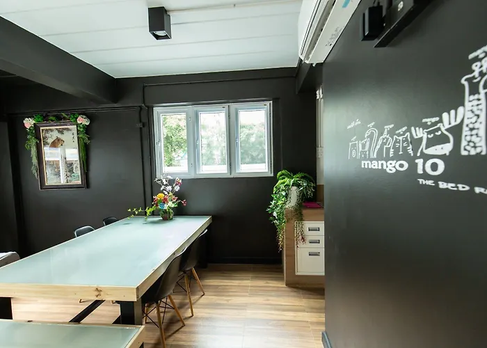 Mango 10 House